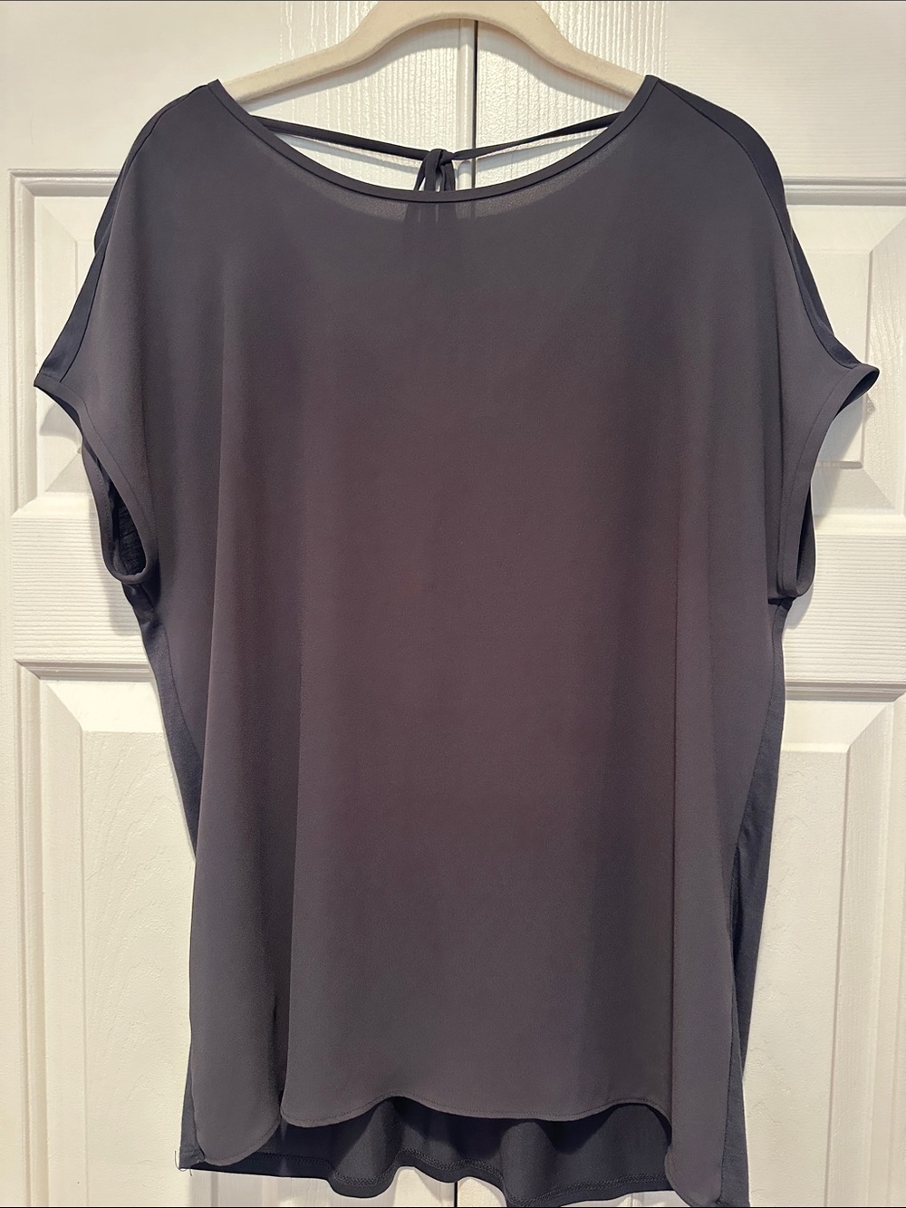 Loft Mixed Media Gray Cap-Sleeve Tie-Back Blouse size XS